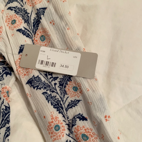 Floral light weight tiered Blouse - Picture 6 of 8